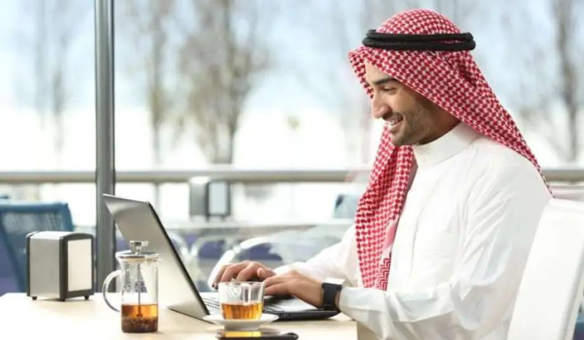 تمديد الإجازة الأسبوعية في السعودية 